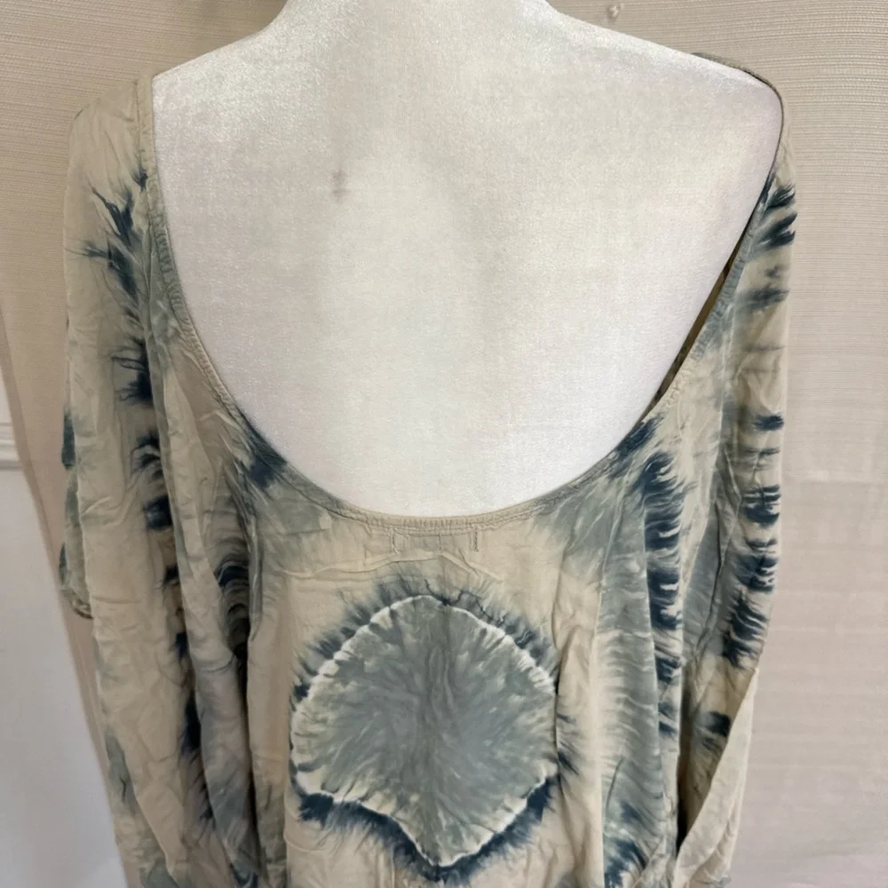 Tiare Hawaii Blue Tie-Dye Lace Top - Picture 2 of 2